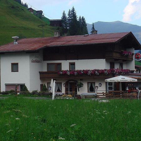 Junser Gasthausl Hotel Tux Buitenkant foto