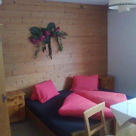 Junser Gasthausl Hotel Tux Buitenkant foto