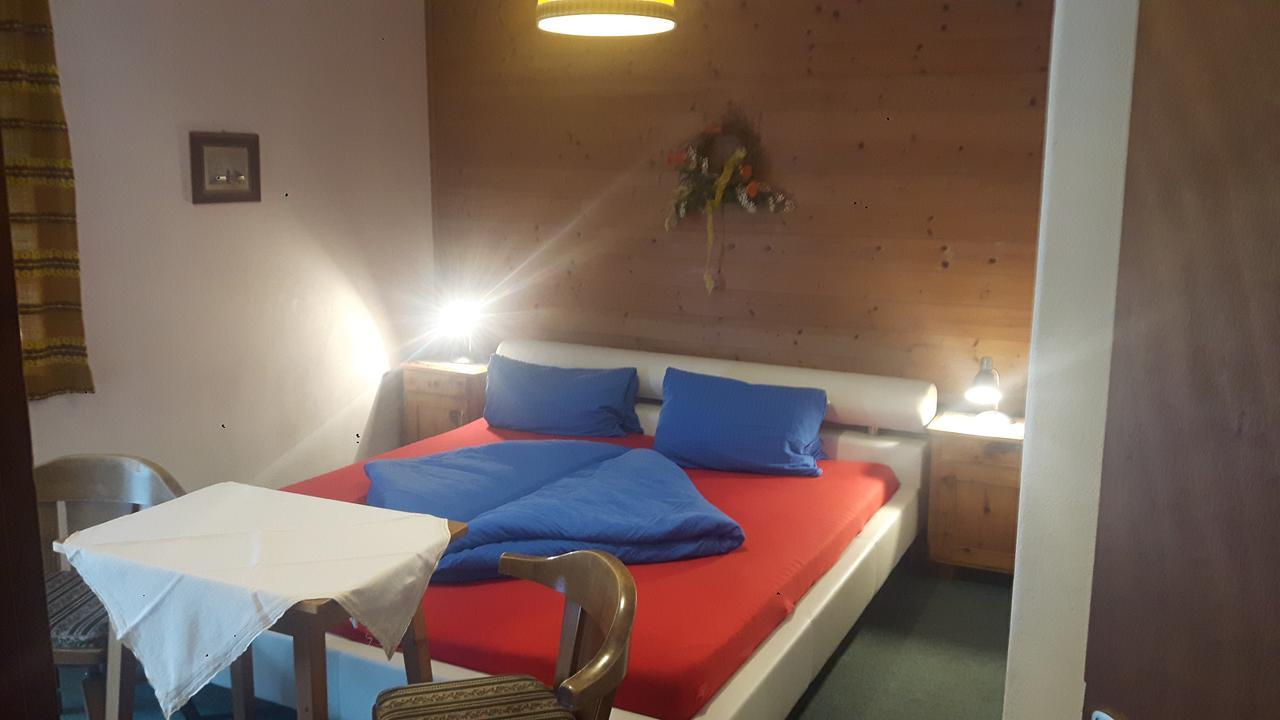 Junser Gasthausl Hotel Tux Buitenkant foto