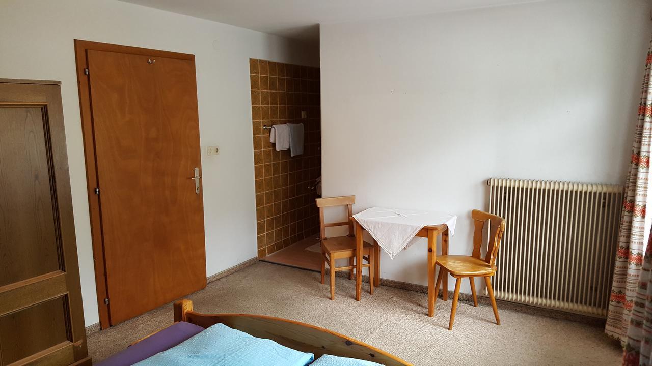 Junser Gasthausl Hotel Tux Buitenkant foto