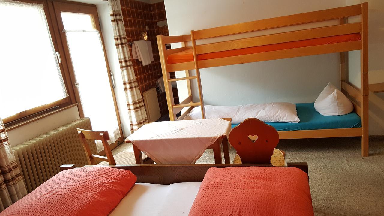 Junser Gasthausl Hotel Tux Buitenkant foto